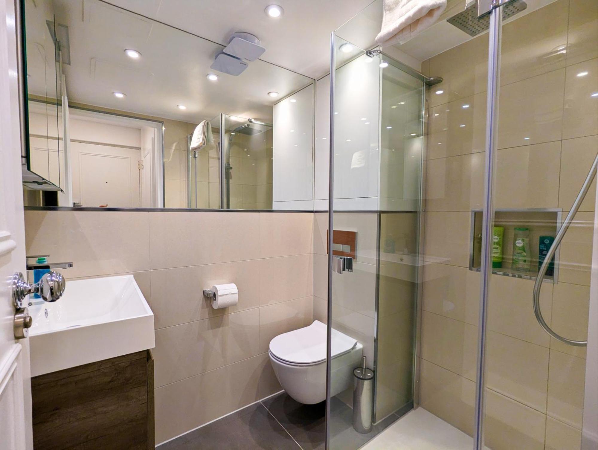 Modern 1 Bedroom Apartment In Kensington London Eksteriør billede