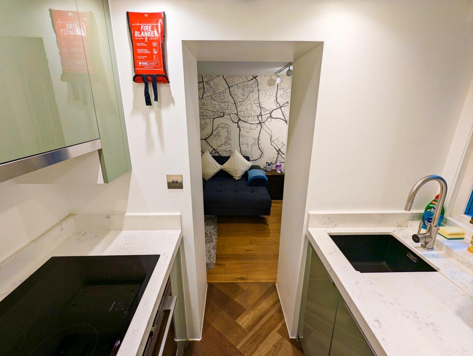 Modern 1 Bedroom Apartment In Kensington London Eksteriør billede